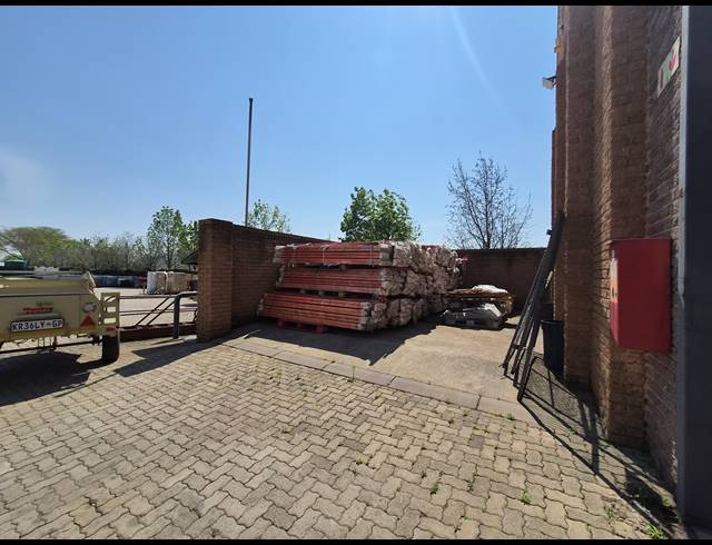 7,988M² WAREHOUSE TO LET IN RANDJESPARK